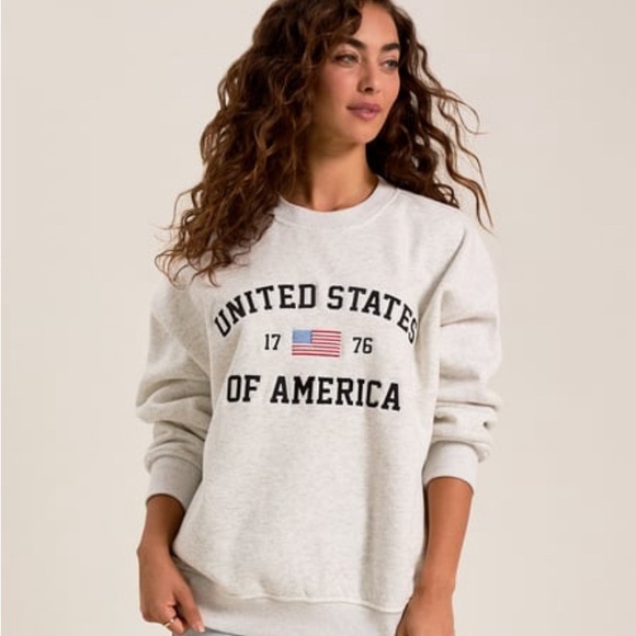 Altar'd State USA Graphic Crewneck in size medium - Picture 6 of 7